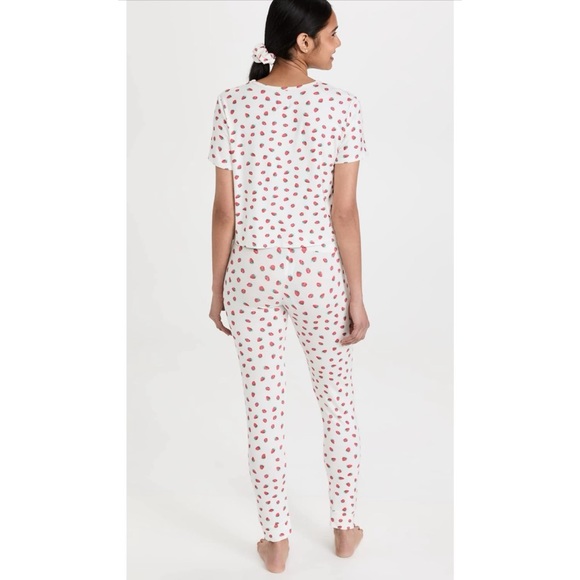 NWT Plush Revolve Pajama Strawberry Set Scrunchie Small - Picture 4 of 6